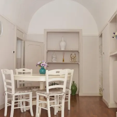 Eden De Martino Monopoli