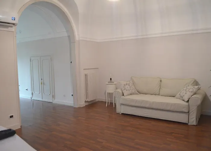 Eden De Martino Monopoli